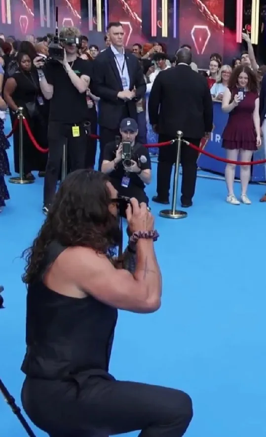 Jason Momoa captures son Nakoa-Wolf’s red-carpet moment