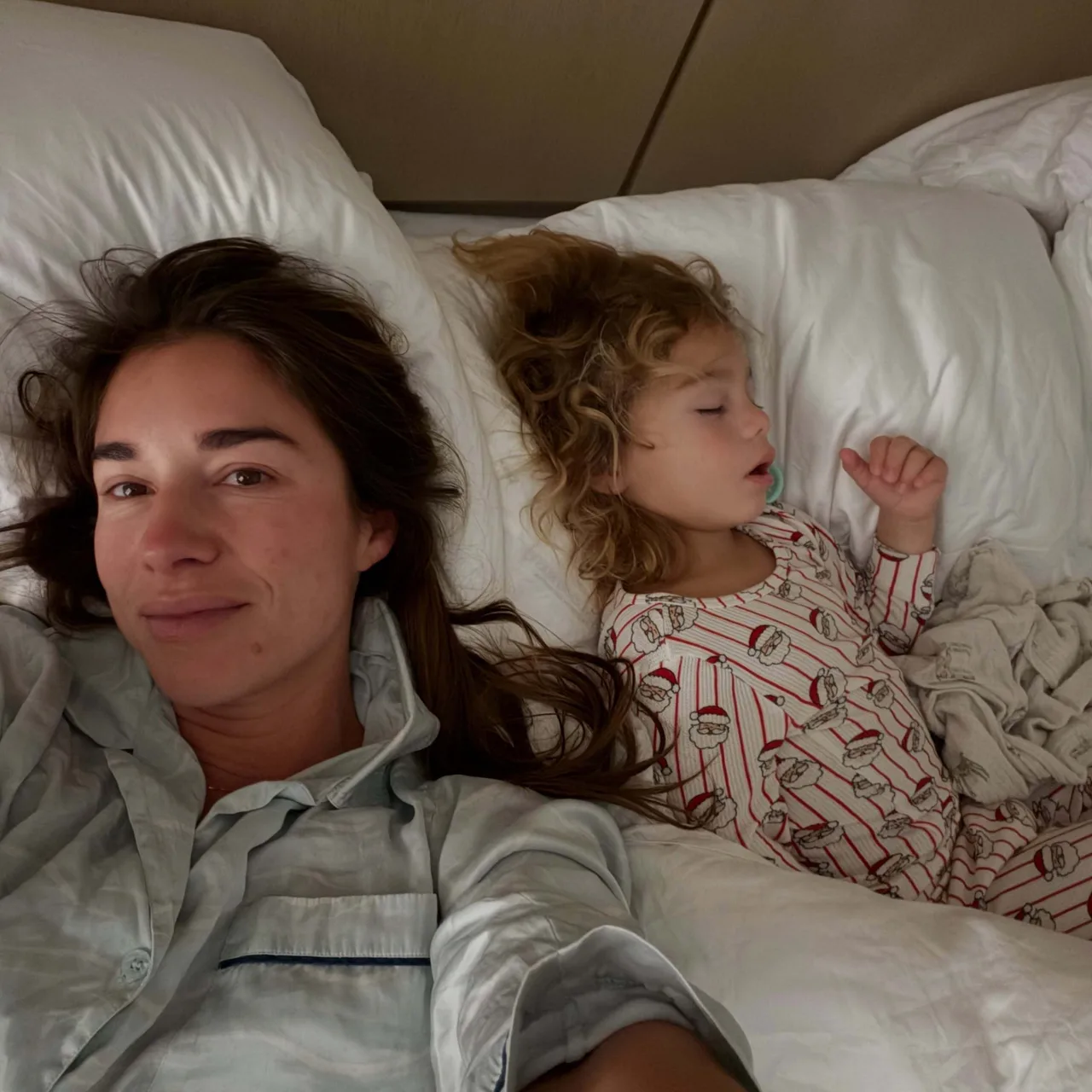 Jessie James Decker shares sweet bed selfie with Denver