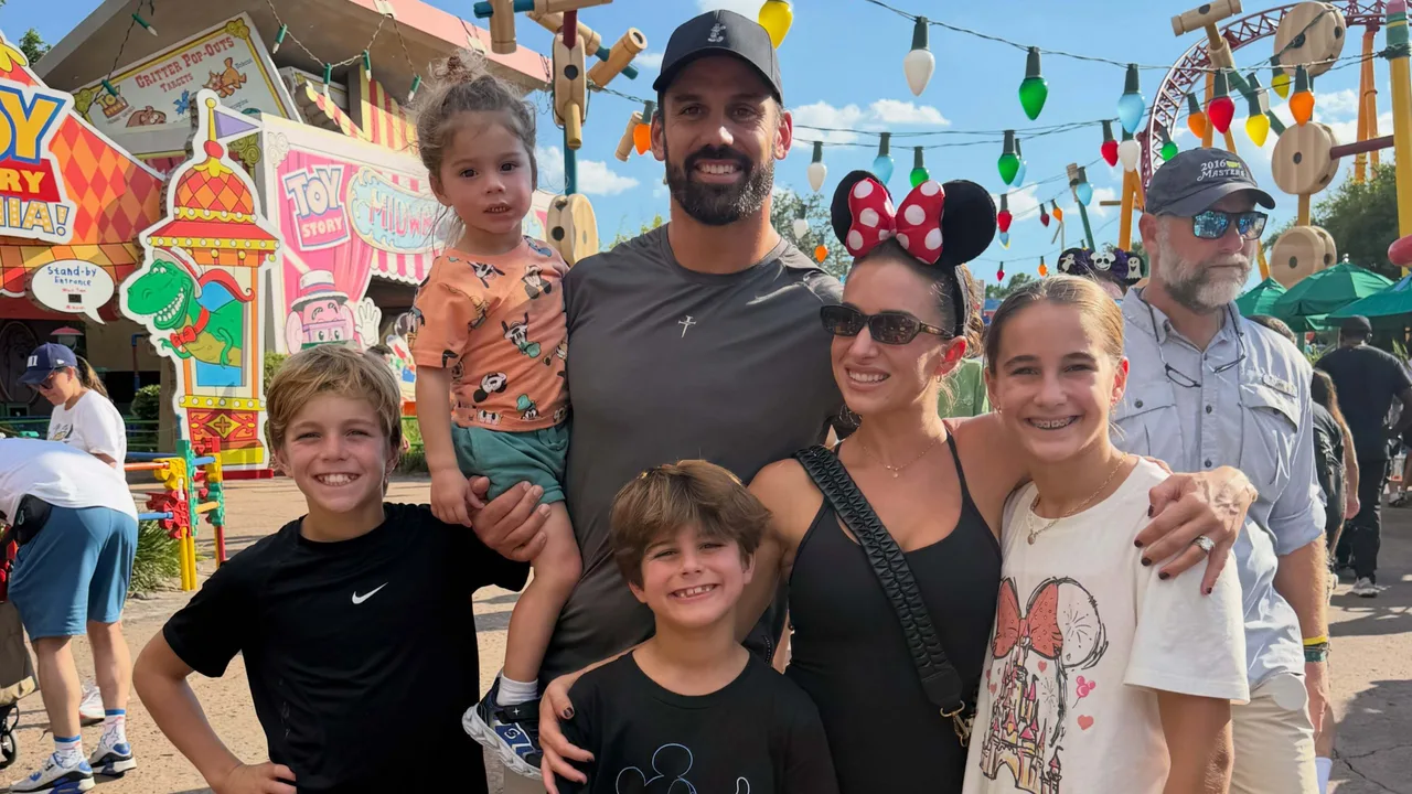 Jessie James Decker shares rare family photos ft all 4 of her children with Eric Decker