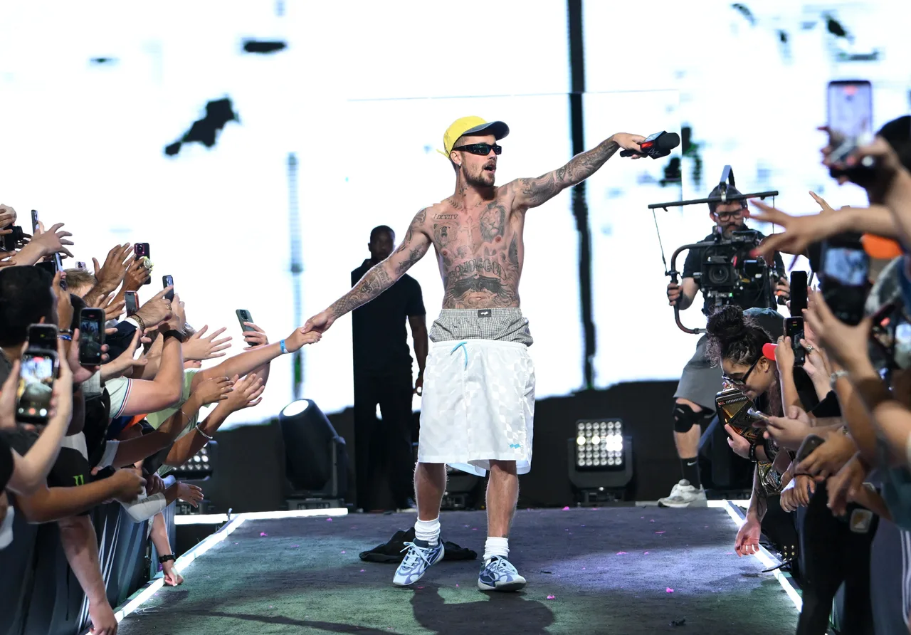 Justin Bieber surprises fans at Fanatics Fest a day before FIFA halftime show