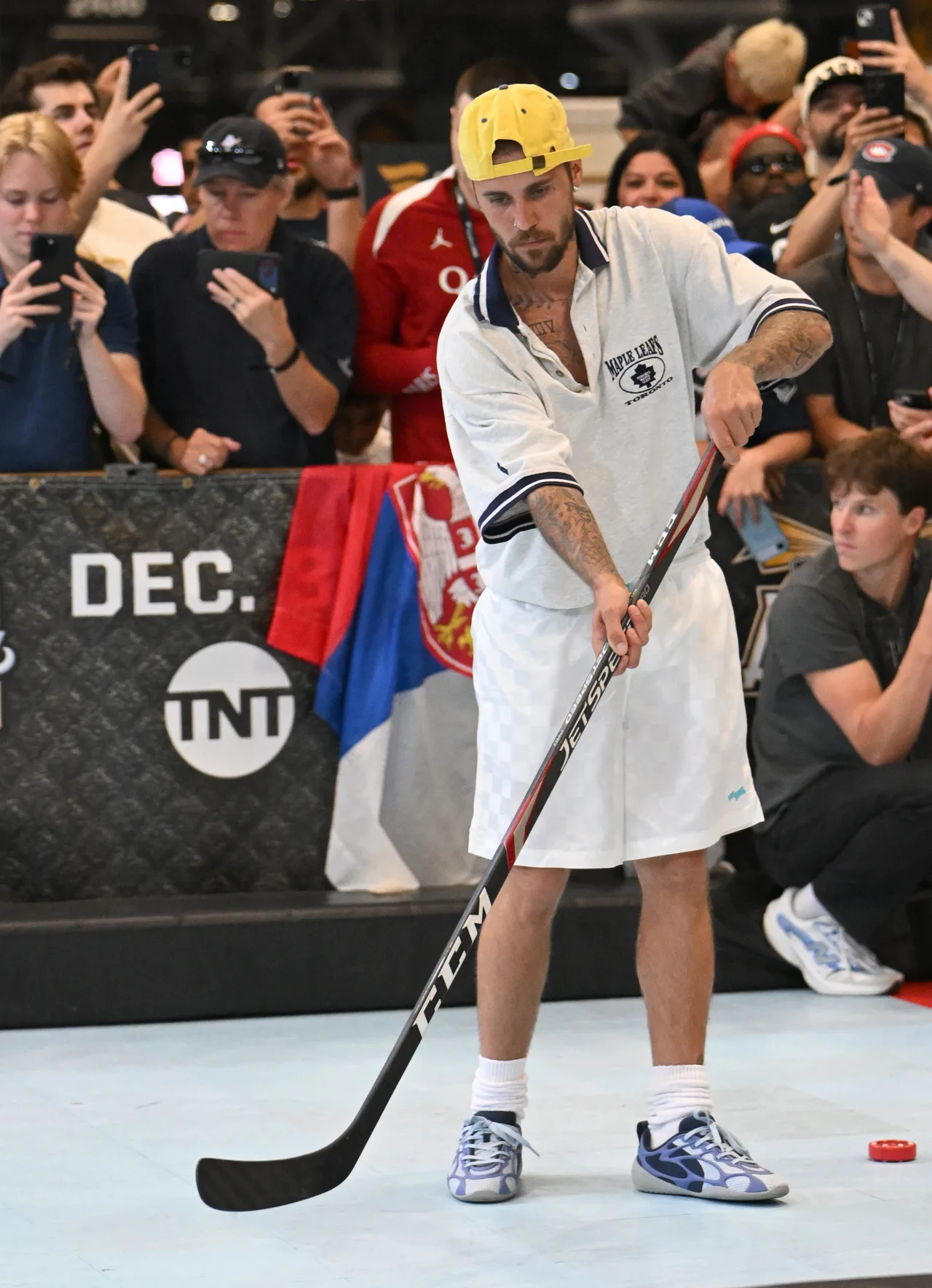 Justin Bieber channels his inner hockey fan in Maple Leafs jersey