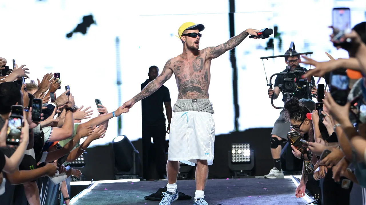 Justin Bieber makes surprise appearance at Fanatics Fest ahead of FIFA halftime show