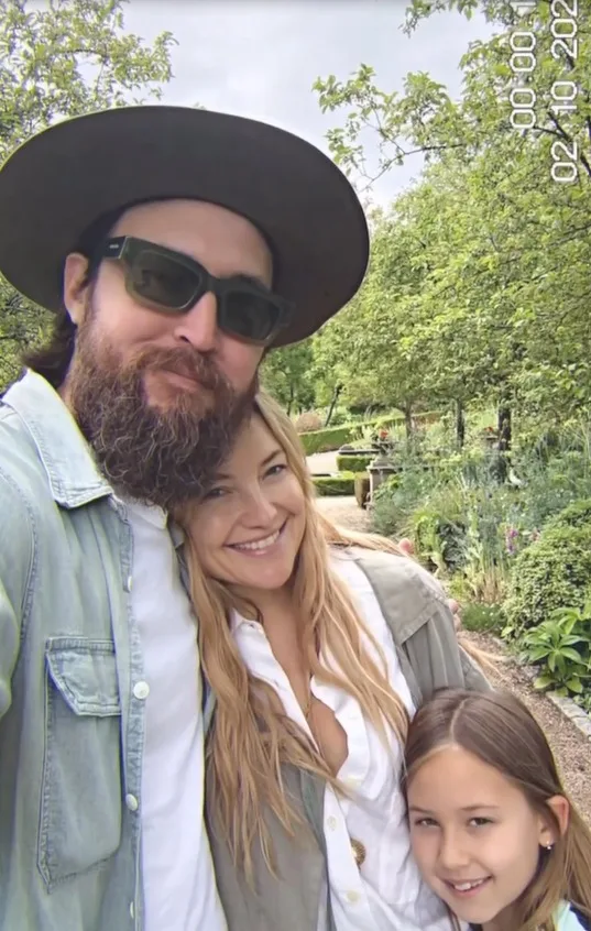 Kate Hudson cheers on her favorite little girl