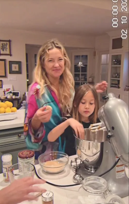 Kate Hudson cooks up warm memories with daughter Rani