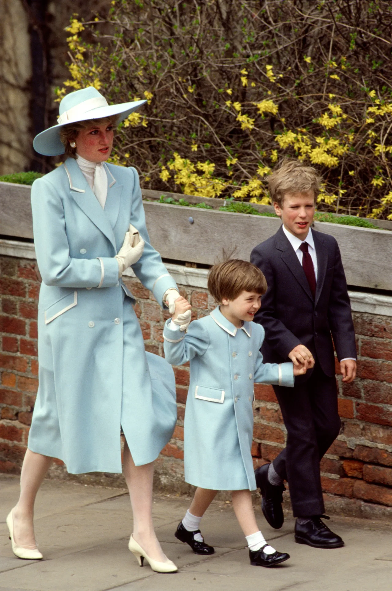Princess Diana and young Prince William twinned in Catherine Walker's design