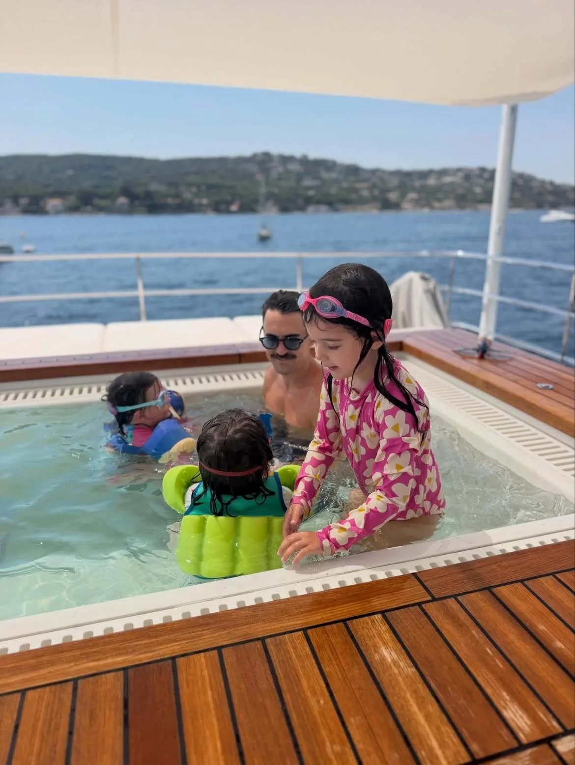 Lindsay Lohan's son enjoys hot tub with cousins and uncle Michael Jr