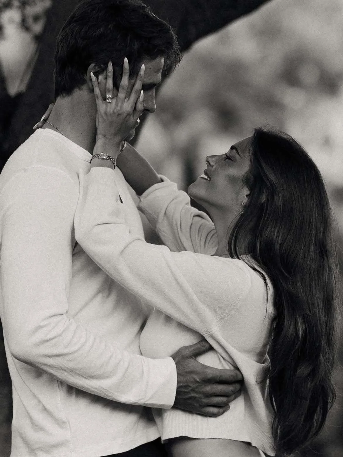 Madison Beer shows off ‘vintage’-inspired engagement ring