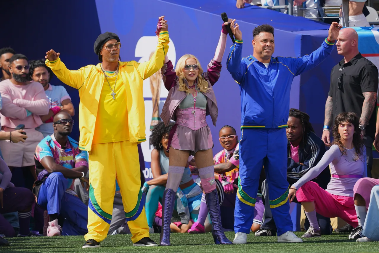 Madonna reunites Brazil's 2002 World Cup heroes on the FIFA stage