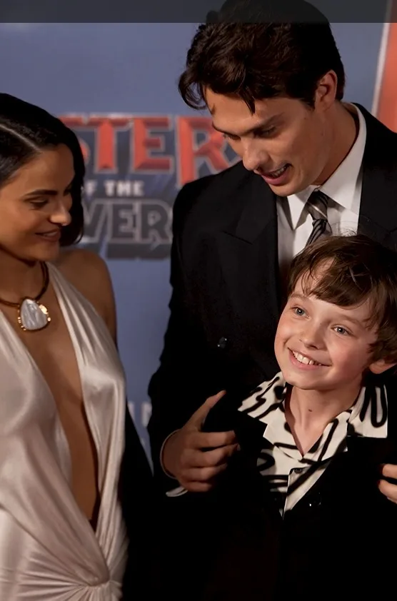 Nicholas Galitzine teases Artie Wilkinson-Hunt at the red carpet