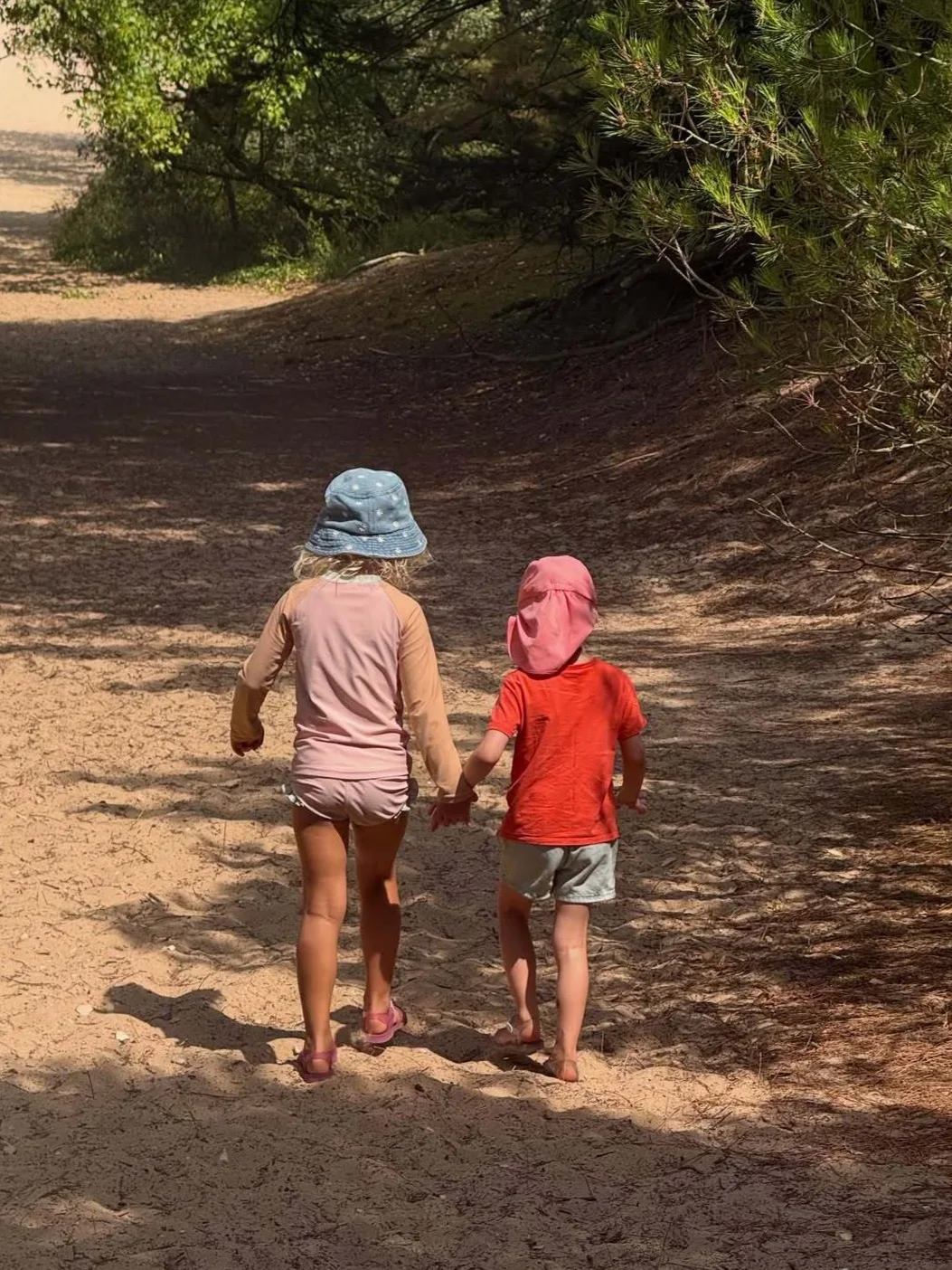 Daisy Dove takes leisurely countryside walk during summer getaway