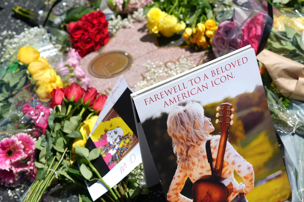 Fans pay respects by turning Dolly Parton's star on the Hollywood Walk of Fame into memorial