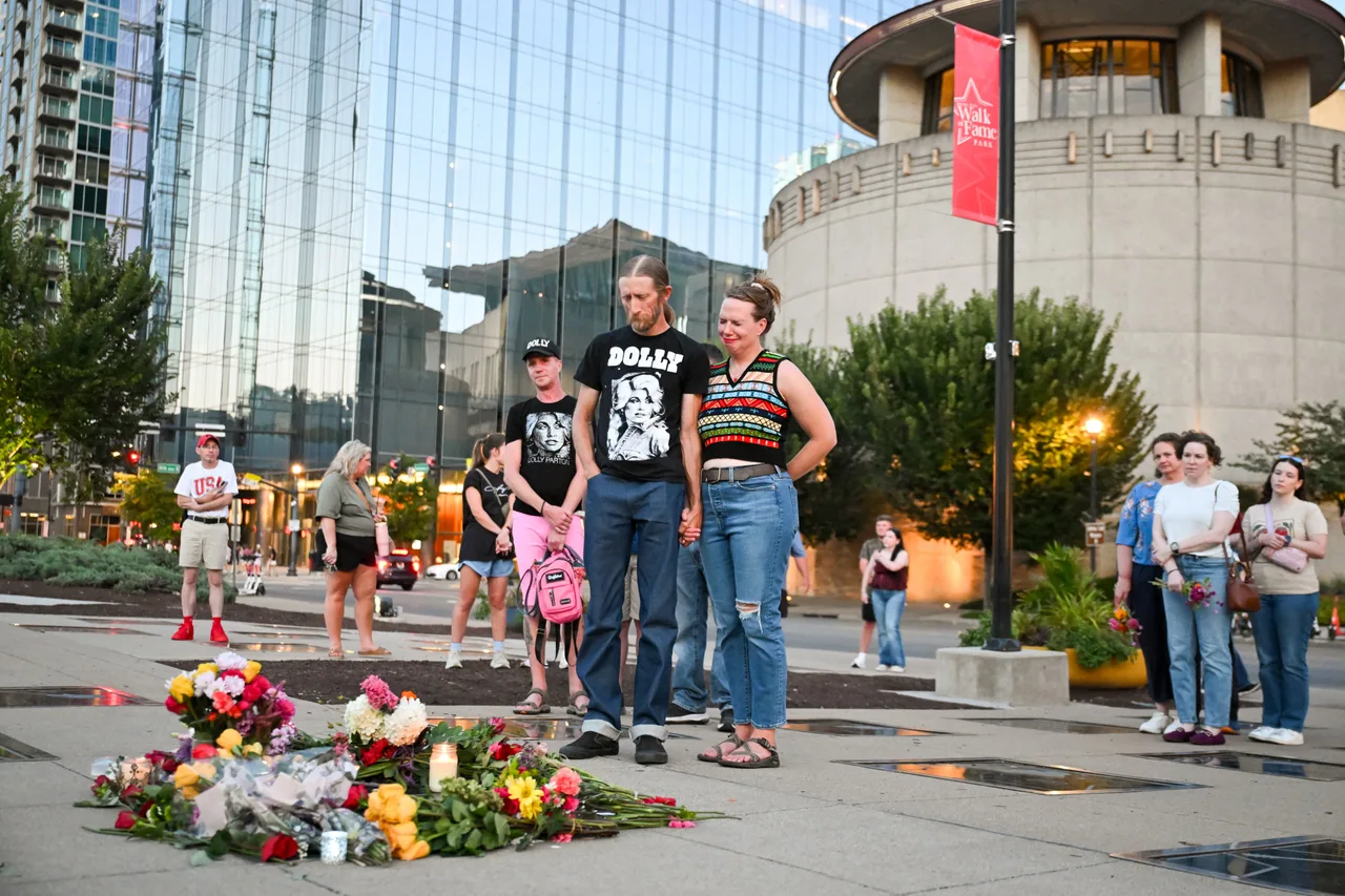 Emotional fans show up at Dolly Parton's Music City Walk of Fame
