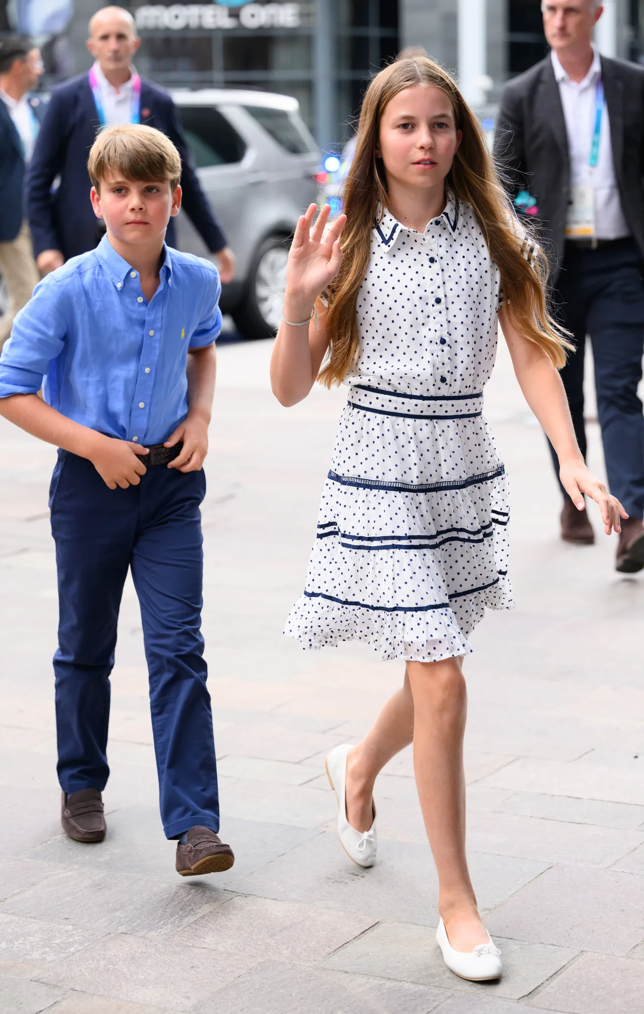 Princess Charlotte playfully teases Prince Louis over his handstands at the Commonwealth Games