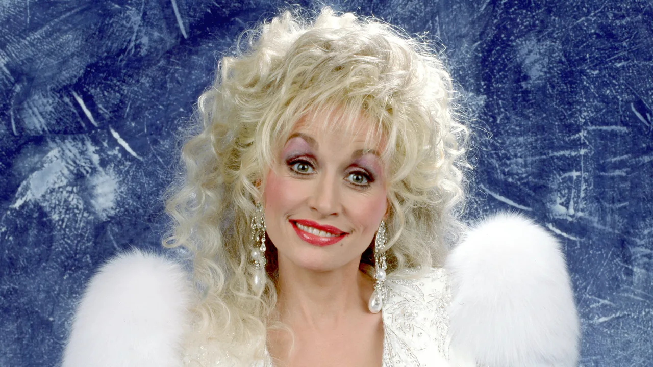 5 times America tried to pull Dolly Parton into politics and how she got out of every single time