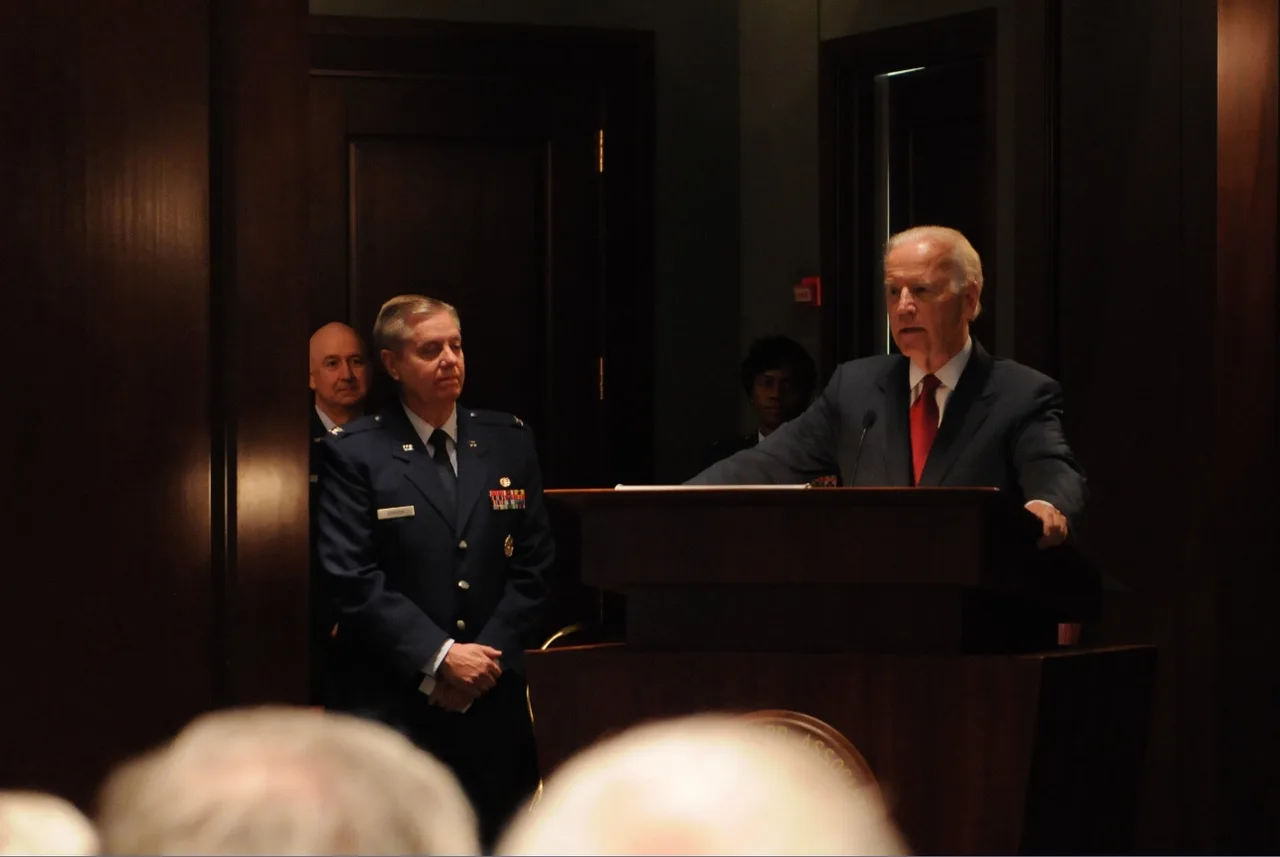 Colonel Graham retires from US Air Force Reserve