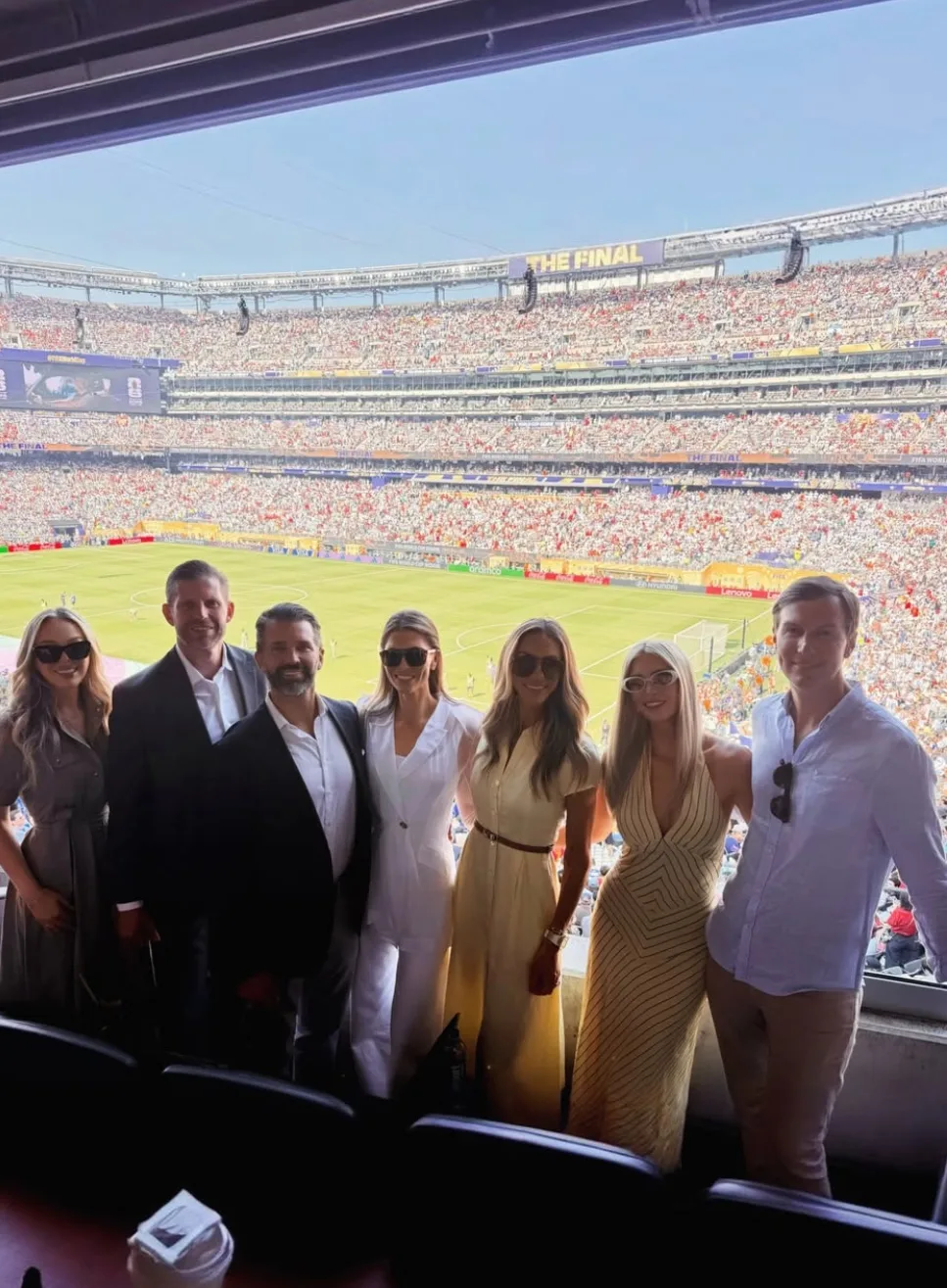 Trump family unites for picture-perfect moment