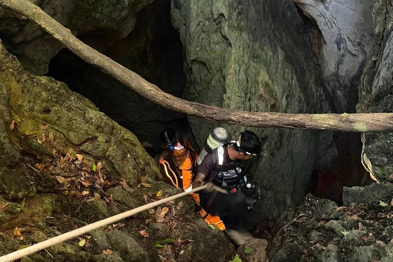 Relentless efforts to rescue remaining miners