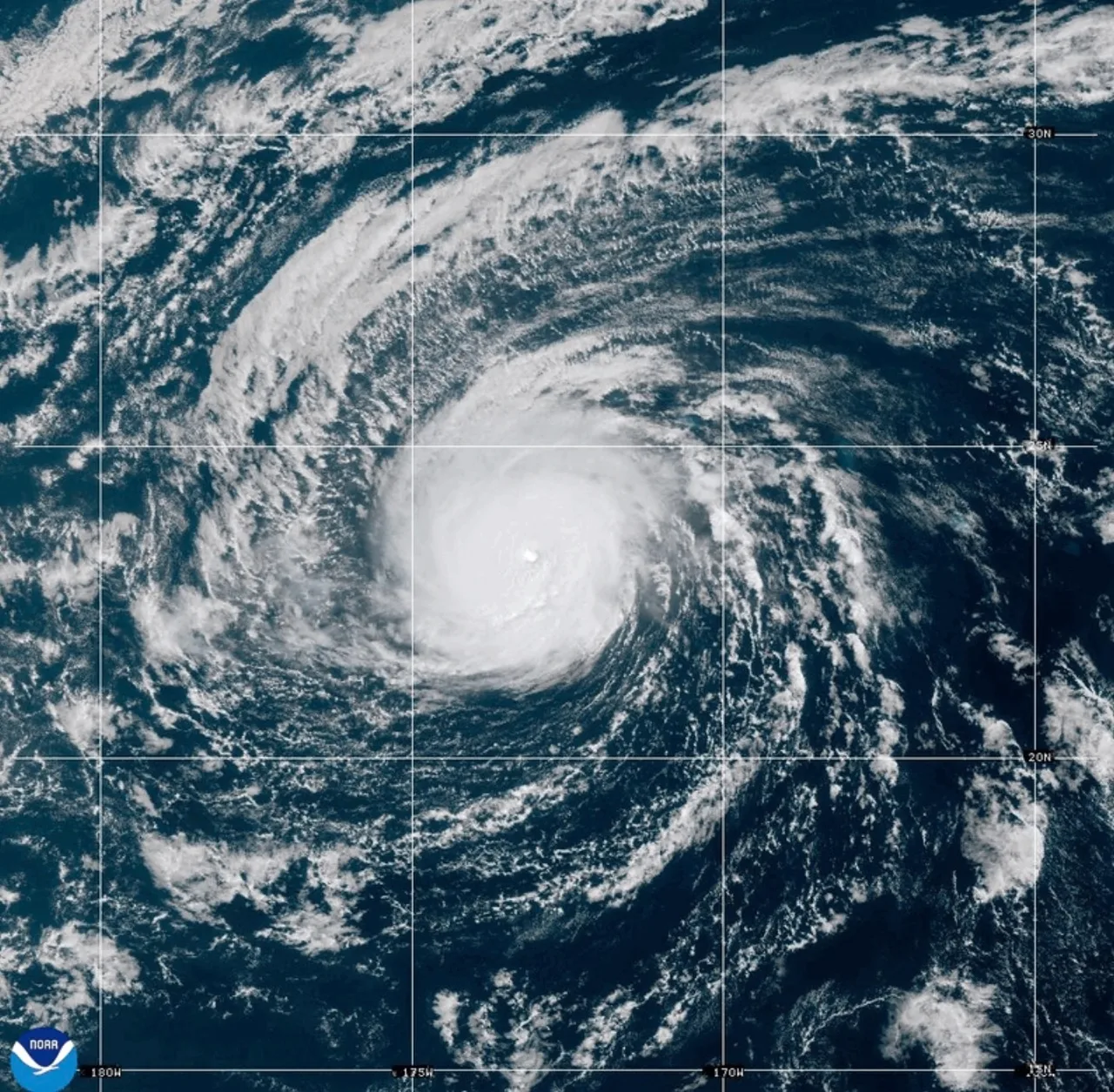 Hurricane Nolo swept past Hawaii around the time Hōlei collapsed