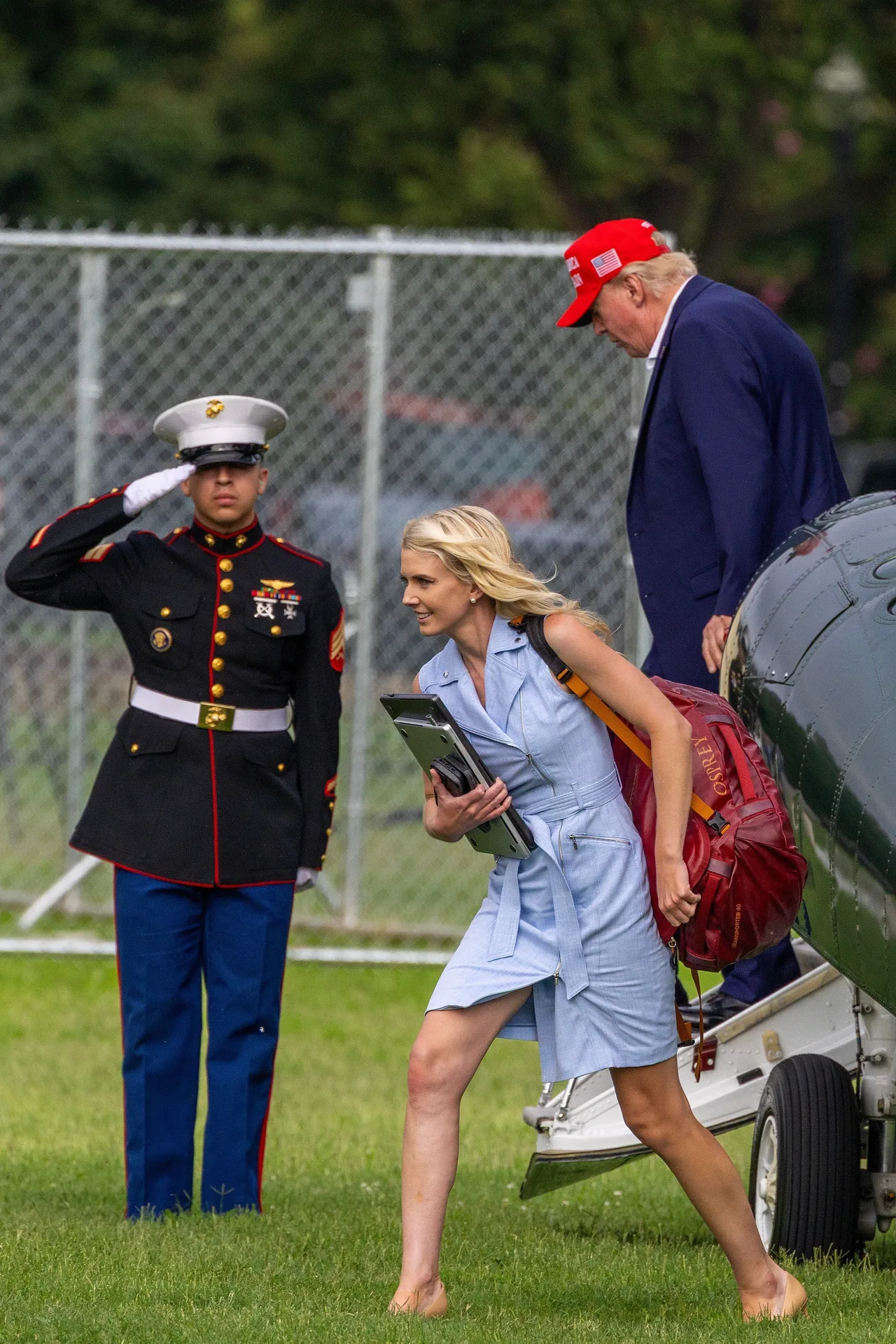 Trump's ‘human printer’ literally followed his golf cart with a printer
