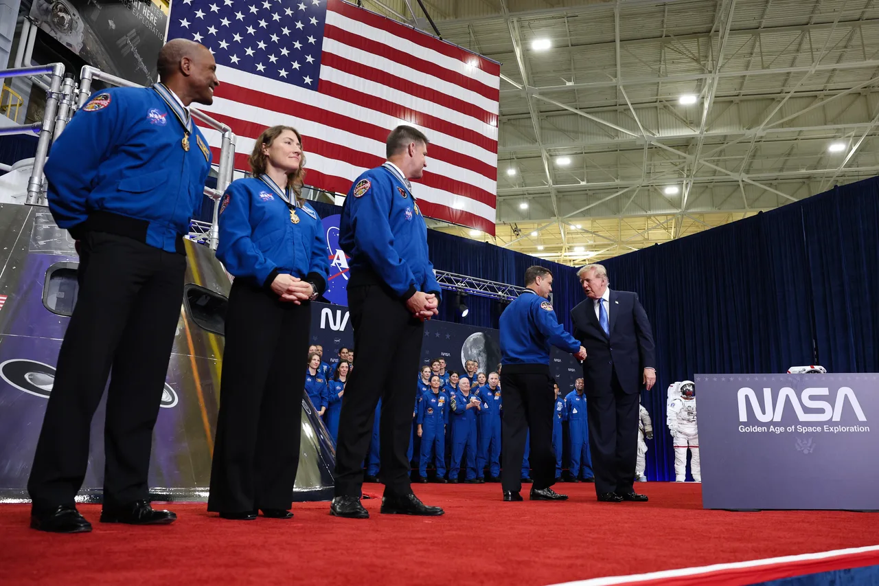 Trump reunites with the four astronauts who made history