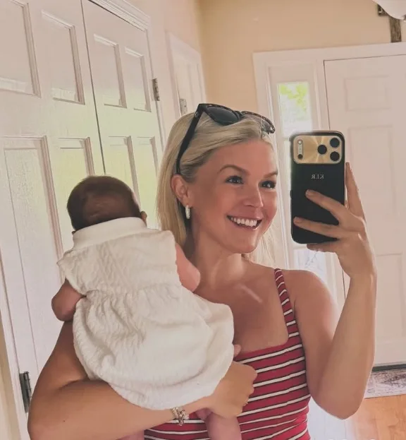 Adorable mom-daughter moment