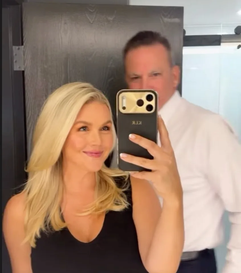 An unexpected guest interrupts Leavitt's glam session