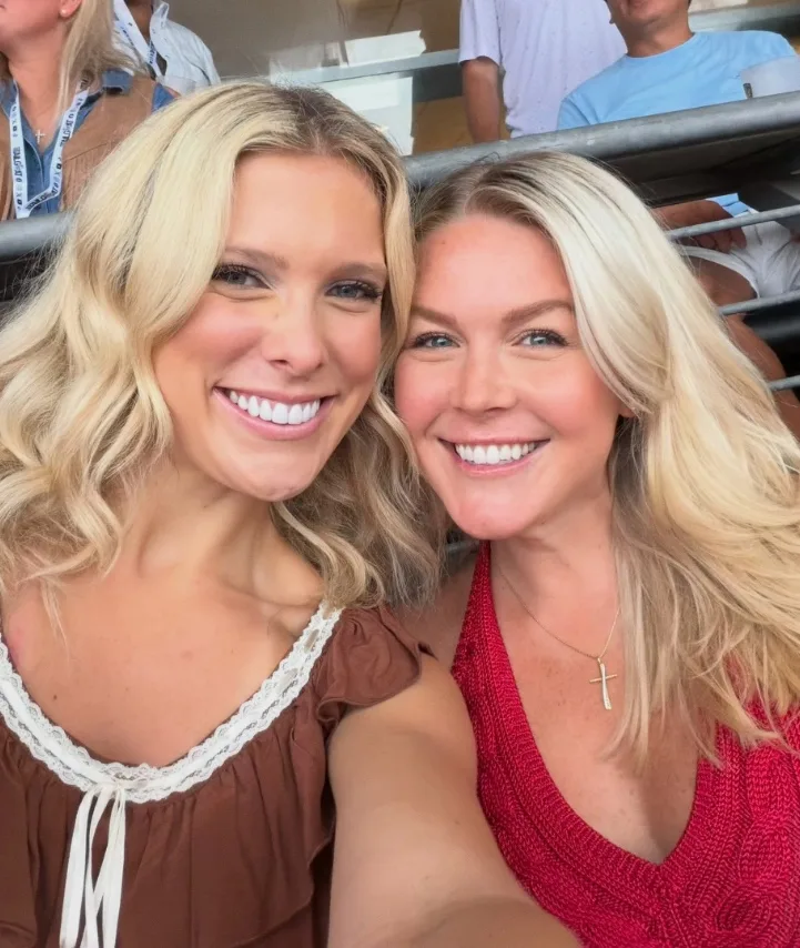 Karoline Leavitt flaunts relaxed concert style