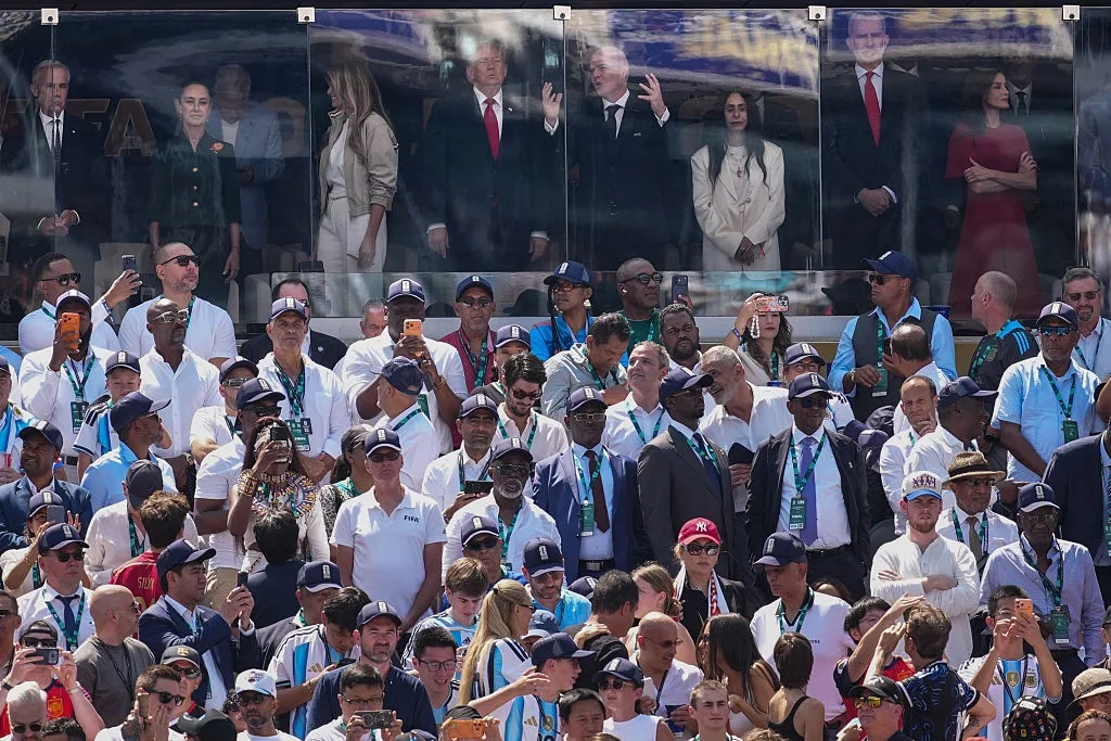 Sheinbaum joins Trump, Melania and world leaders in VIP suite