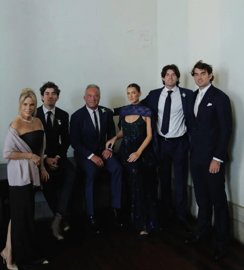 Cheryl Hines joins RFK Jr for another family portrait