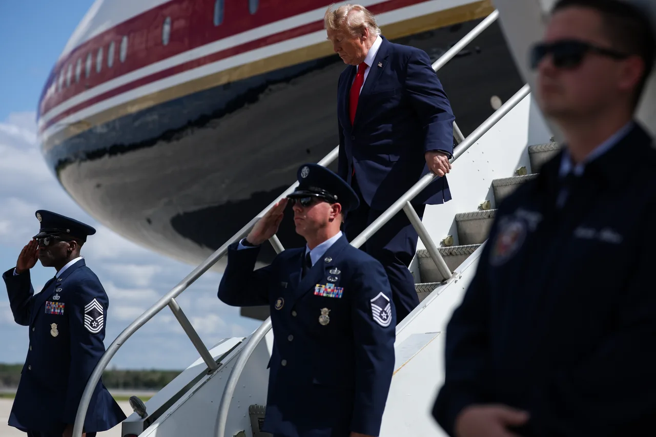 Trump arrives in Florida for campaign rally