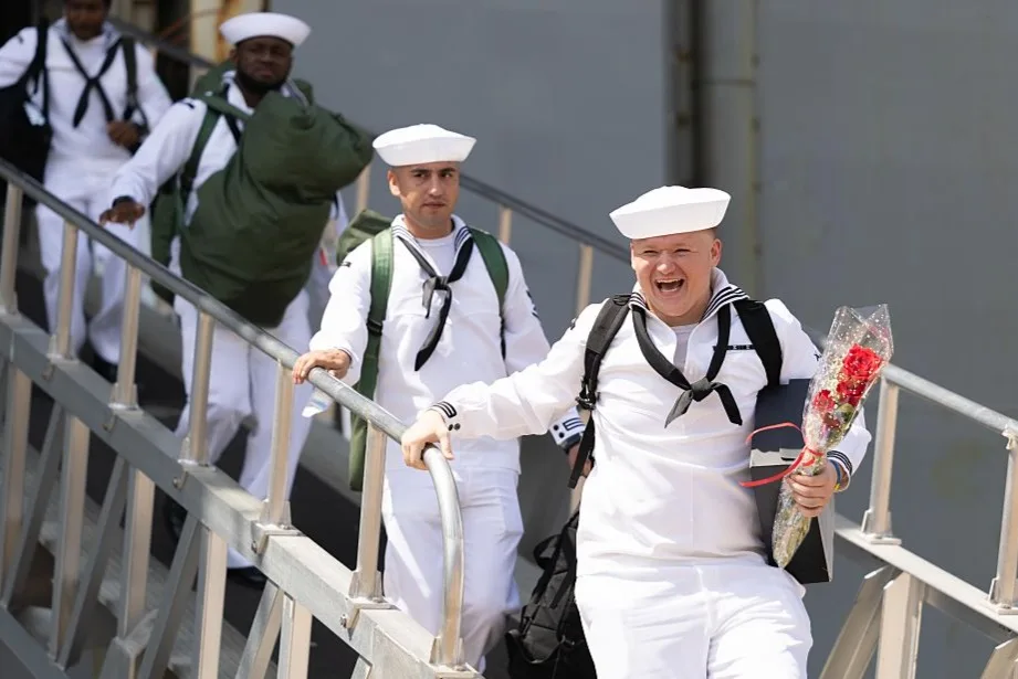 Sailors describe emotional return home