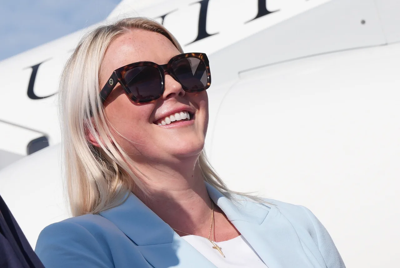 Leavitt appears all smiles on the road