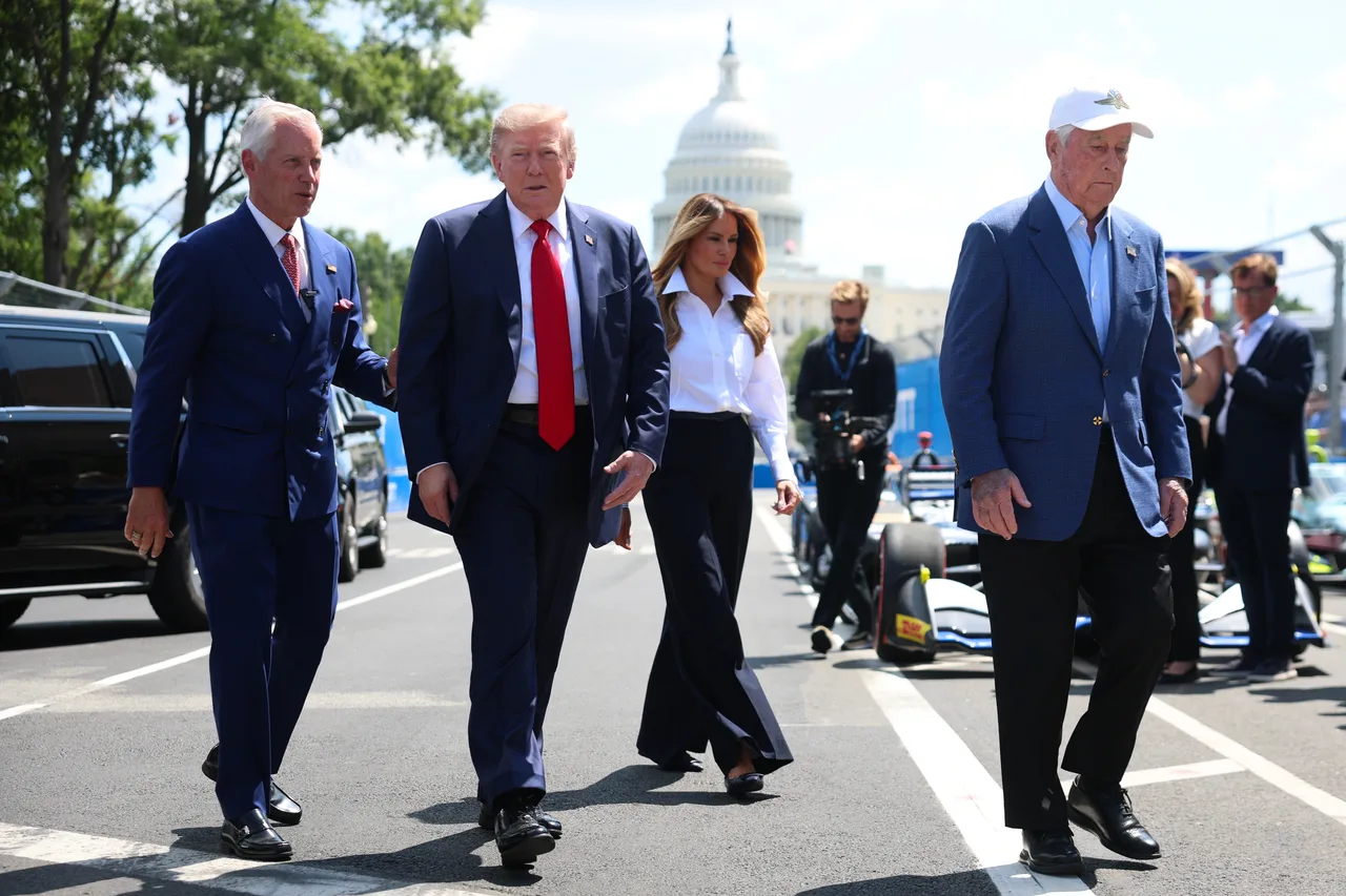 Trump and Melania arrive together for historic race