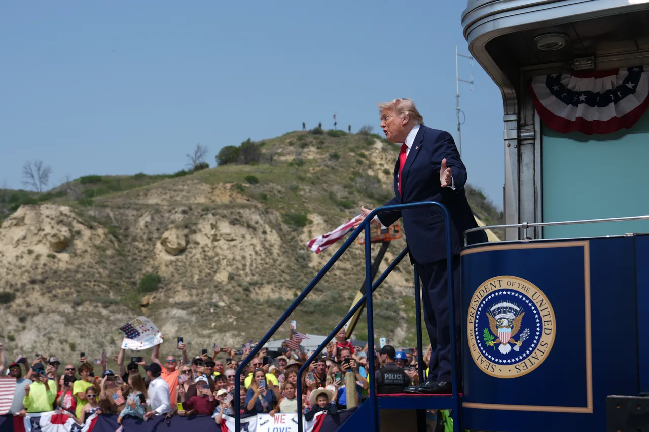 Trump's grand arrival in Medora
