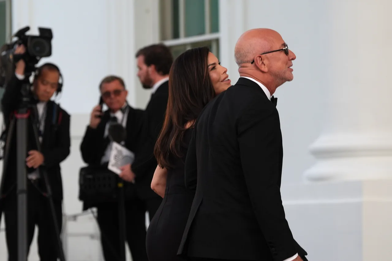 Jeff Bezos and Lauren Sánchez Bezos join the star-studded crowd
