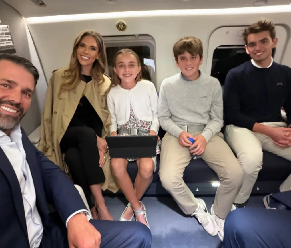 Don Jr and Bettina Anderson share Marine One moment
