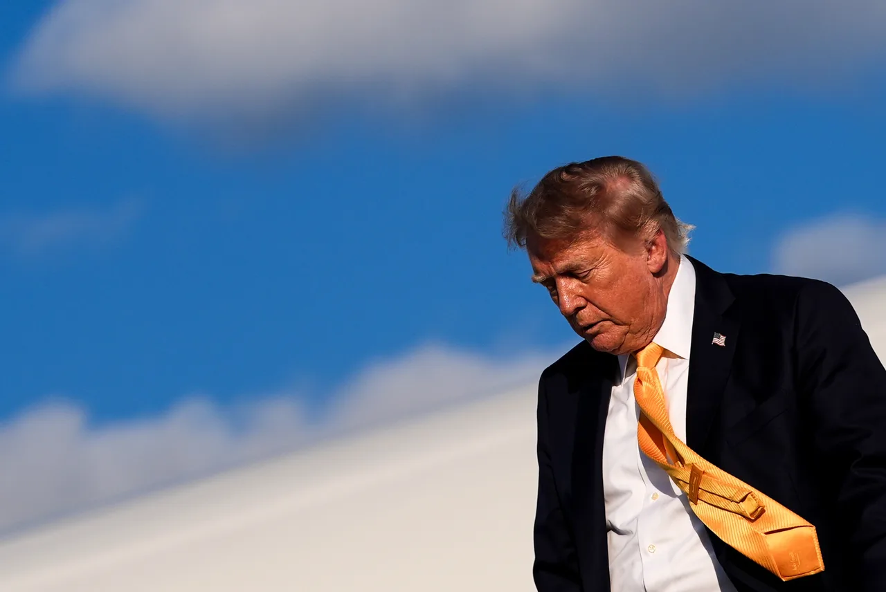 Trump emerges with dramatically darker locks
