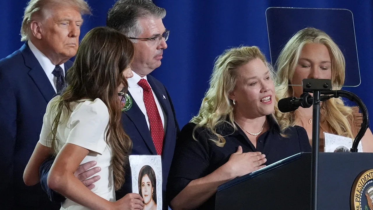 Trump rally features emotional moments with 9/11 hero’s mom and grieving mother
