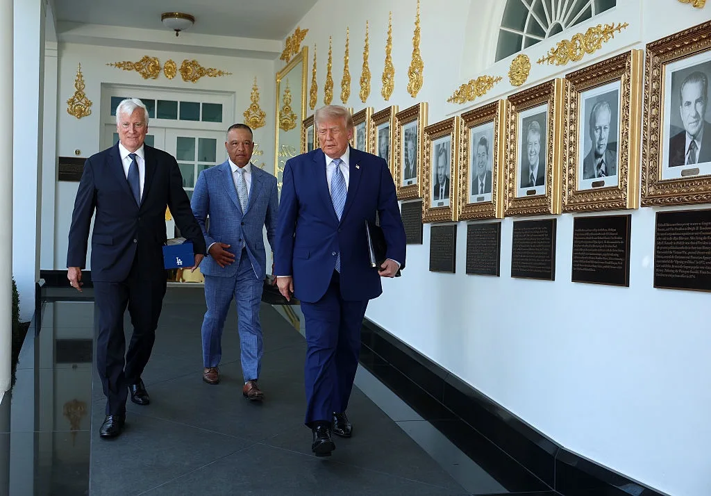 Dodgers receive ceremonial welcome