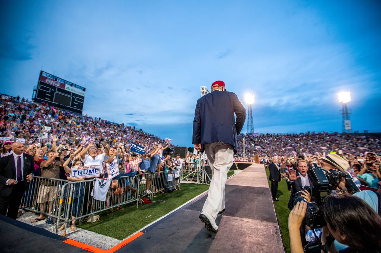 2015 Mobile rally defined Trump's style