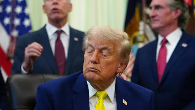 Trump's eye-closing moment during Oval Office briefing triggers internet storm