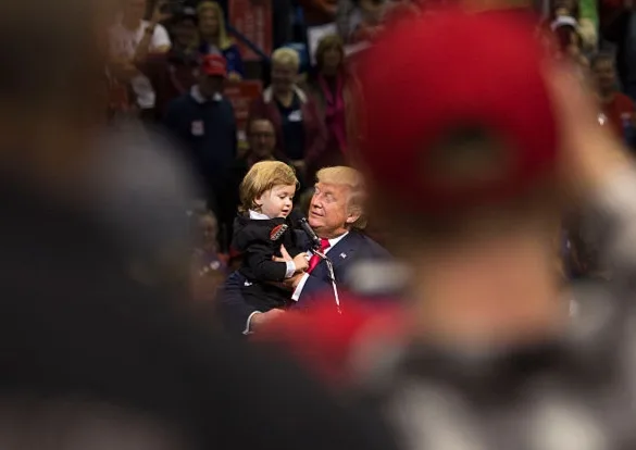 'Mini-Trump' moment