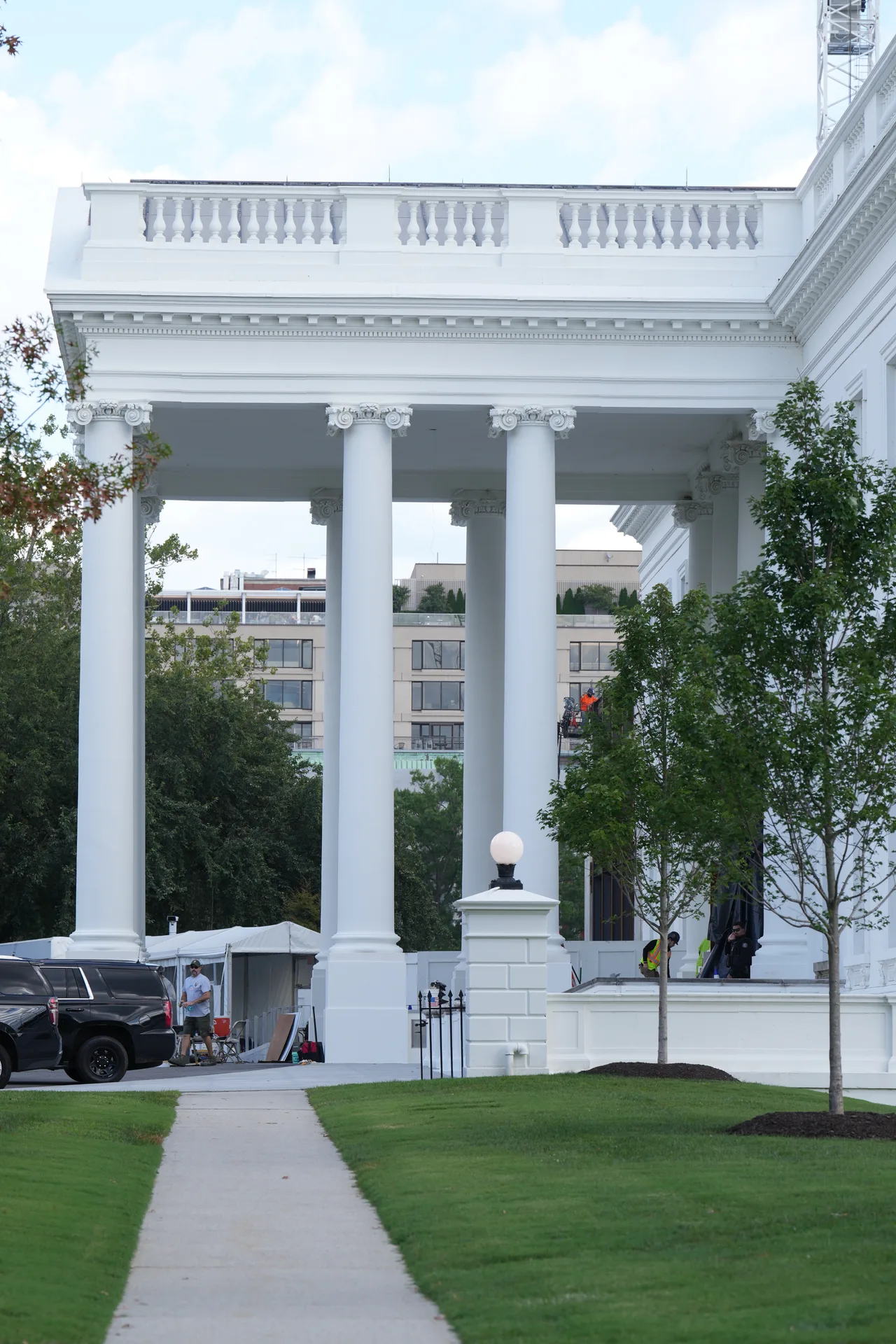 Restored entrance gets ready for Xi Jinping