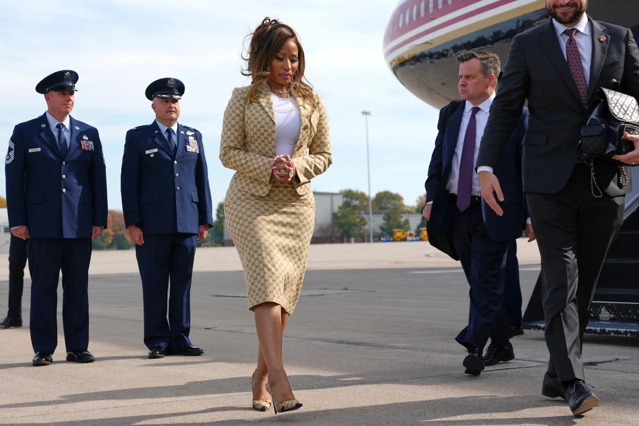 Nicki Minaj brings star power aboard Air Force One