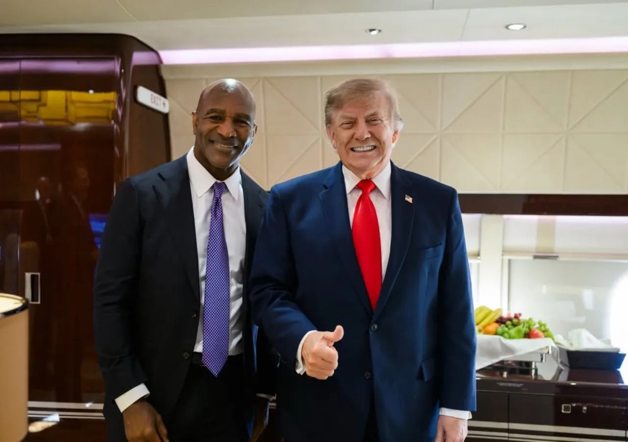 Evander Holyfield joins Trump's lineup of boxing legends