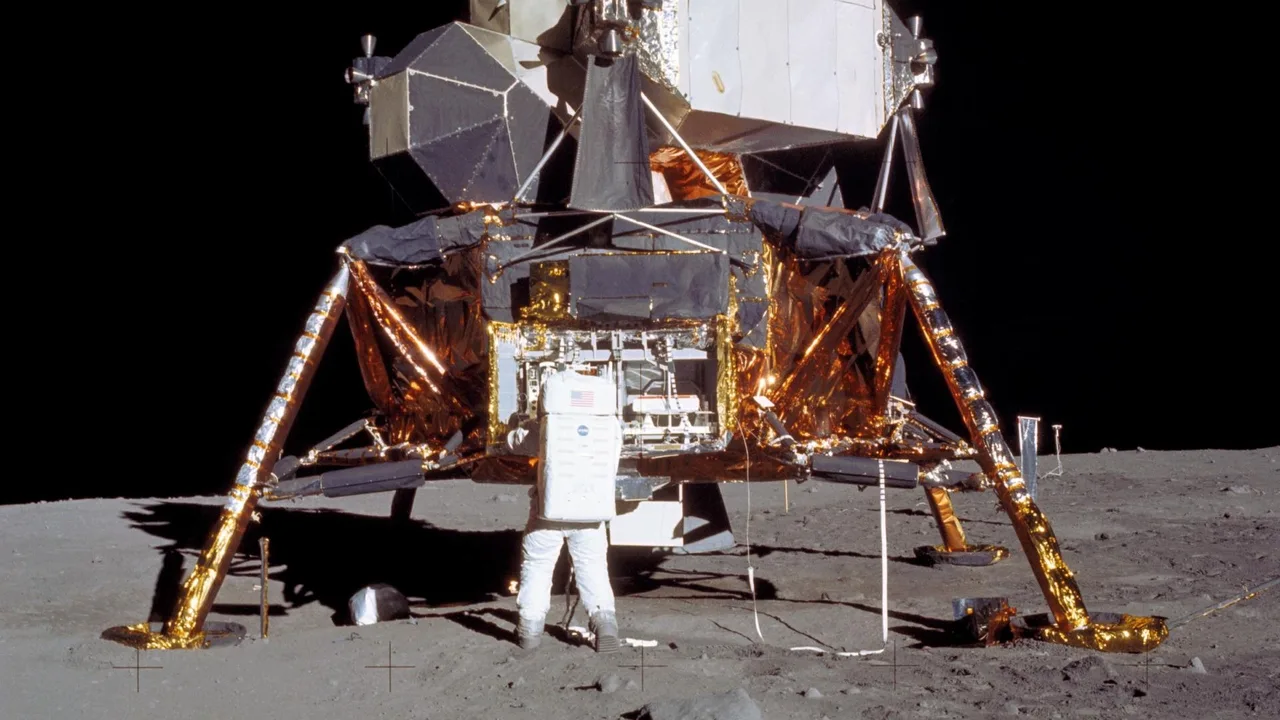 20 unforgettable photos from humanity’s first Moon landing