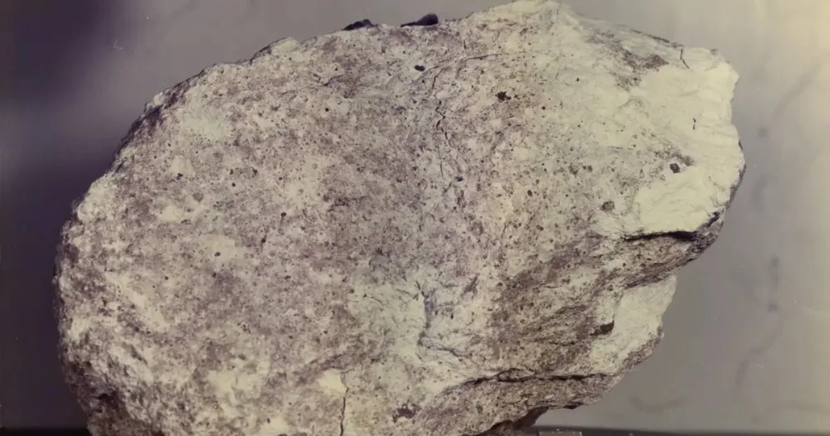 Anorthosite (Apollo 16)