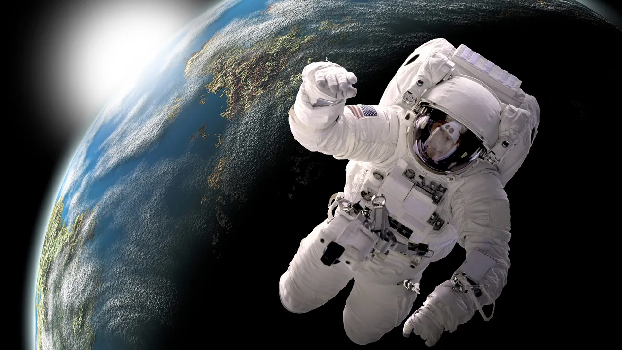 A former NASA scientist says he's found a way to beat gravity. Here's how