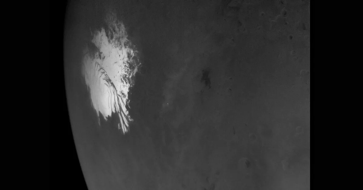 Water-ice in Martian south pole captured in detail by Psyche