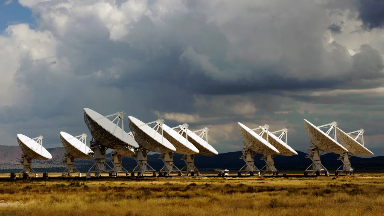 How does SETI actually search for alien life?